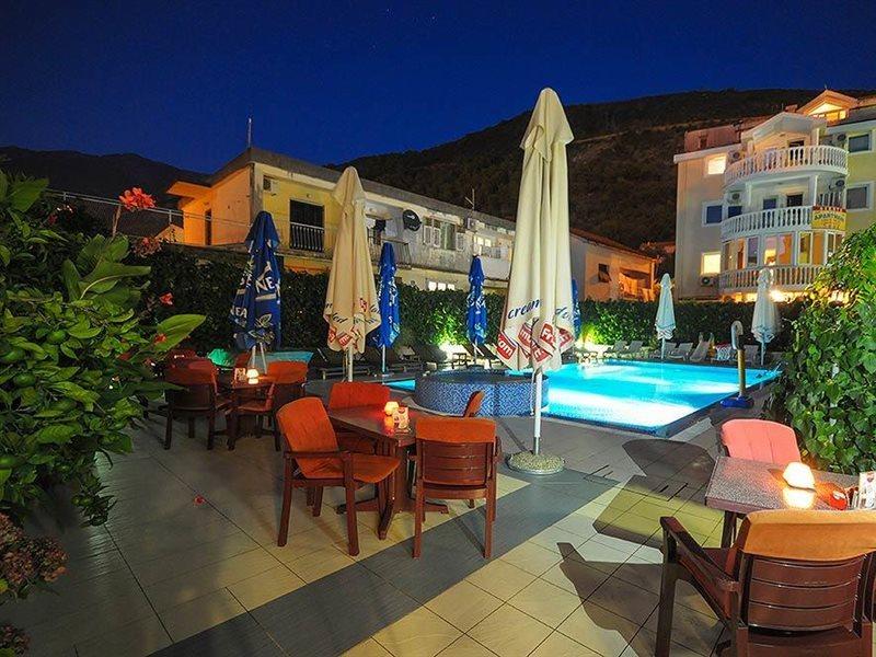 Hotel Aquamarin Budva Kültér fotó