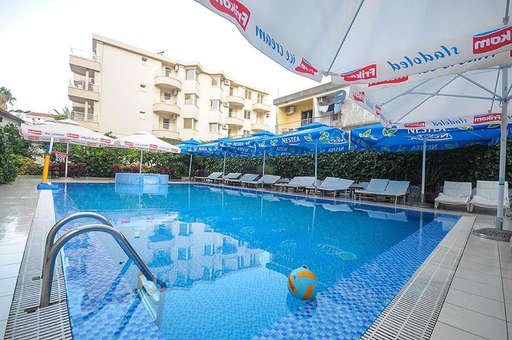 Hotel Aquamarin Budva Kültér fotó