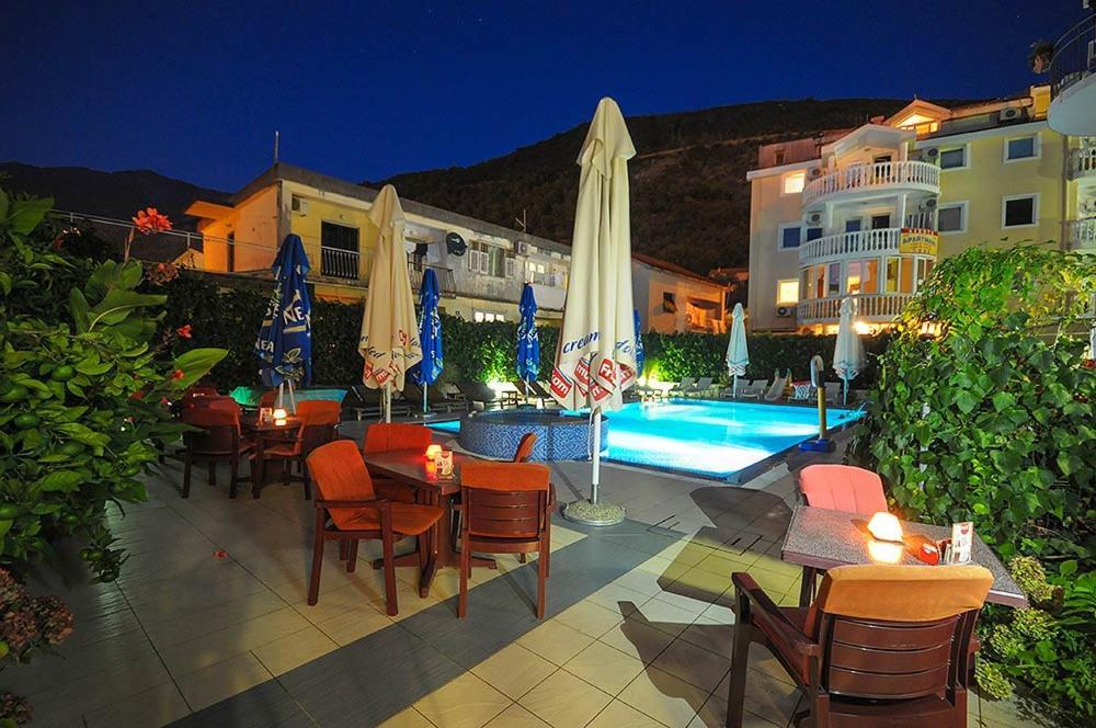 Hotel Aquamarin Budva Kültér fotó